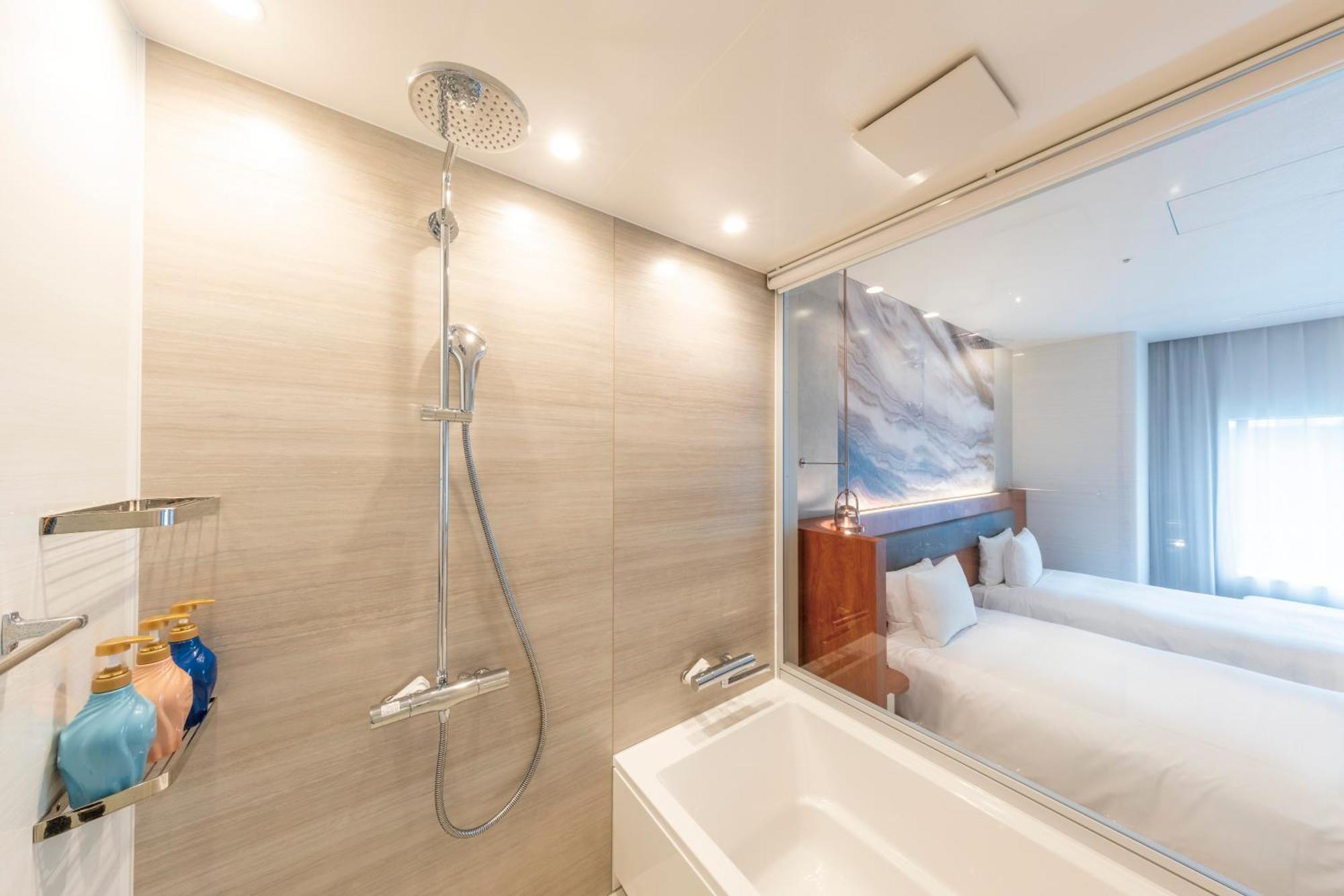 Hotel Springs Makuhari Premier Chiba Bagian luar foto