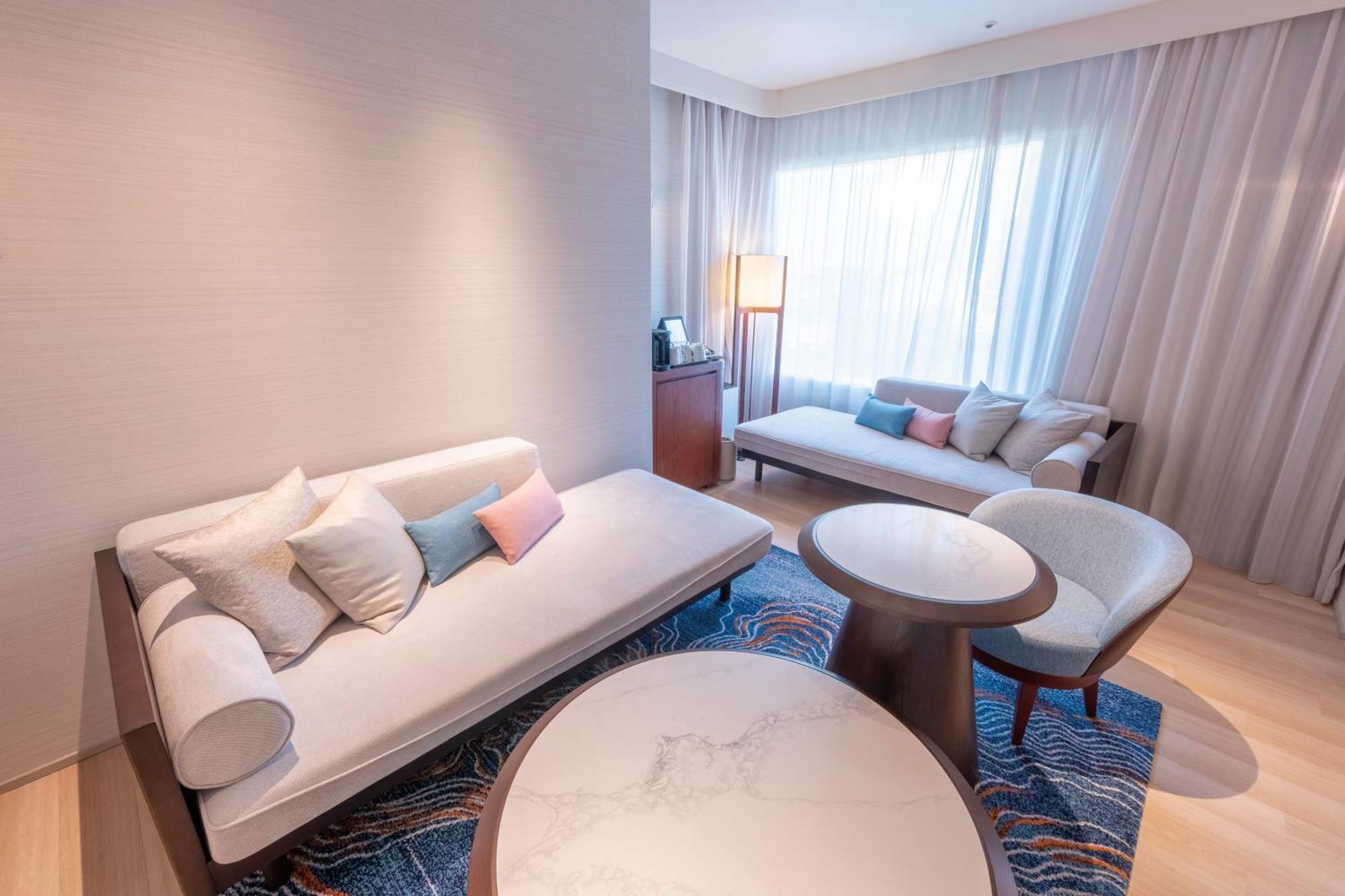 Hotel Springs Makuhari Premier Chiba Bagian luar foto