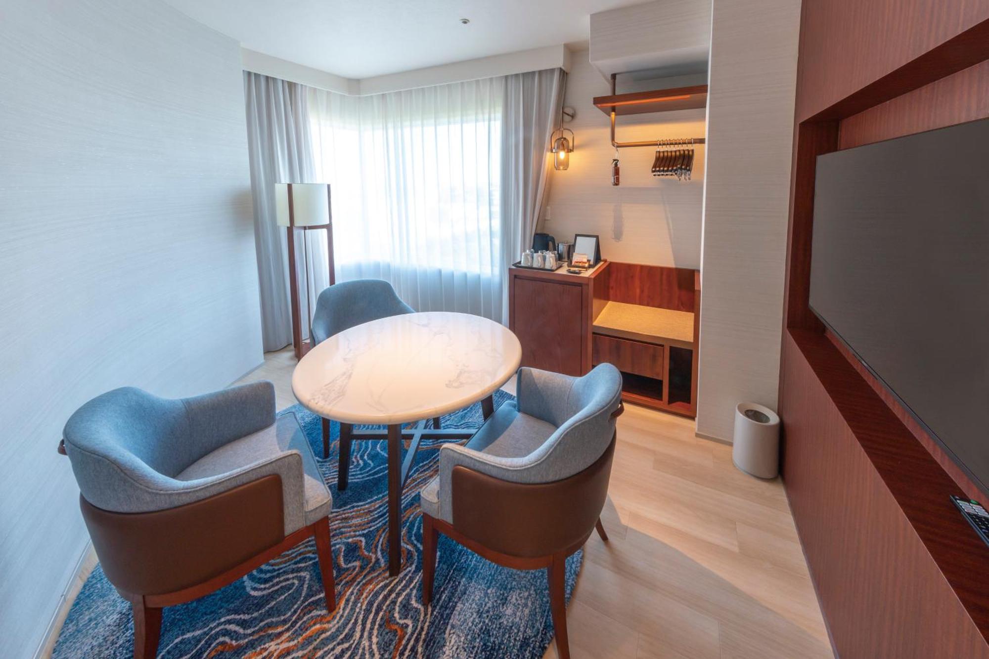 Hotel Springs Makuhari Premier Chiba Bagian luar foto