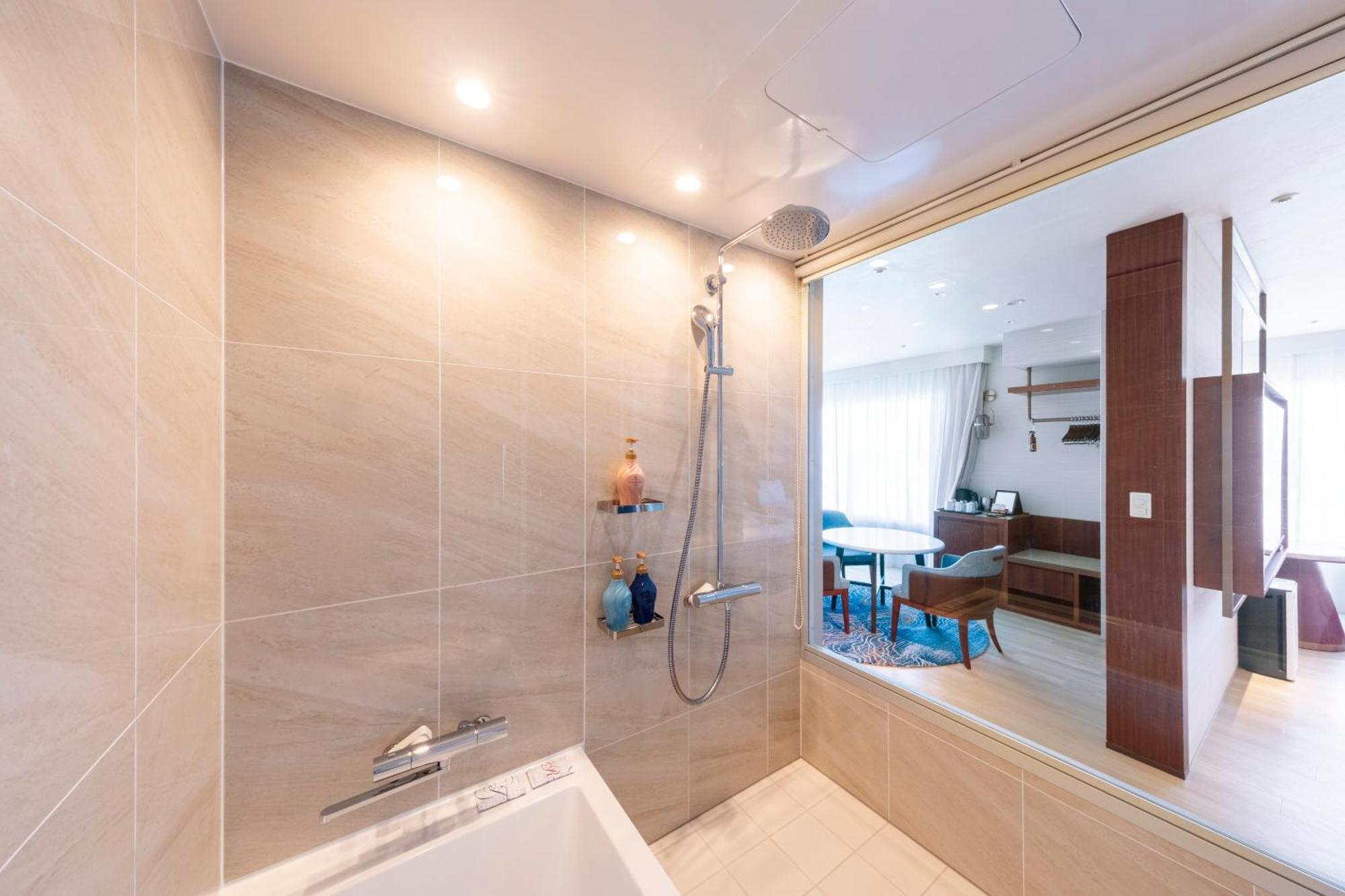 Hotel Springs Makuhari Premier Chiba Bagian luar foto